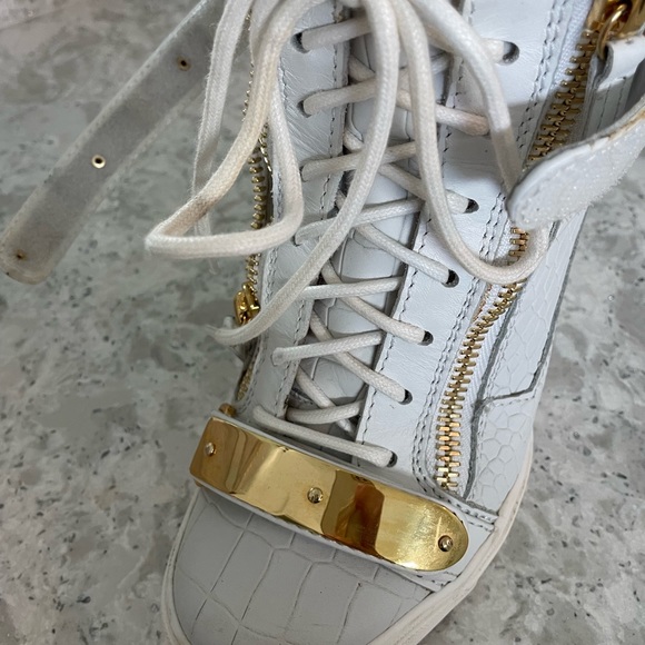 Authentic Giuseppe Zanotti white and gold High Top Sneakers Size 38.5 . - Picture 12 of 16